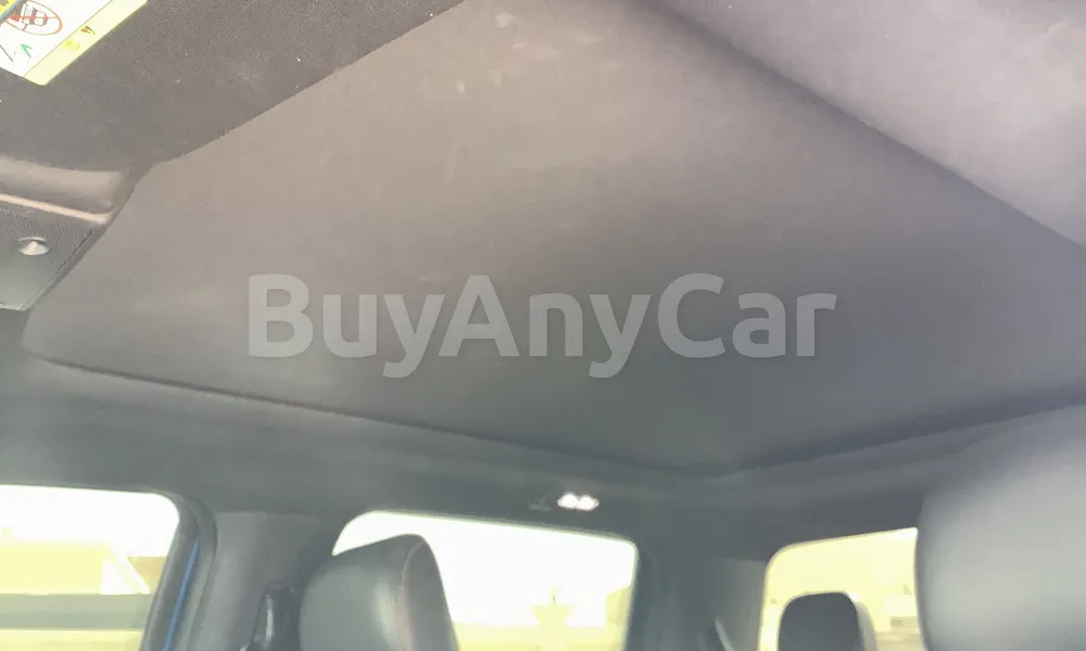 Vehicle photo 8