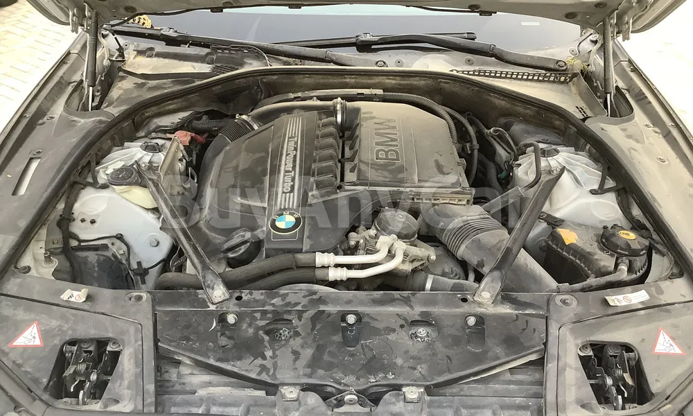 Vehicle photo 7