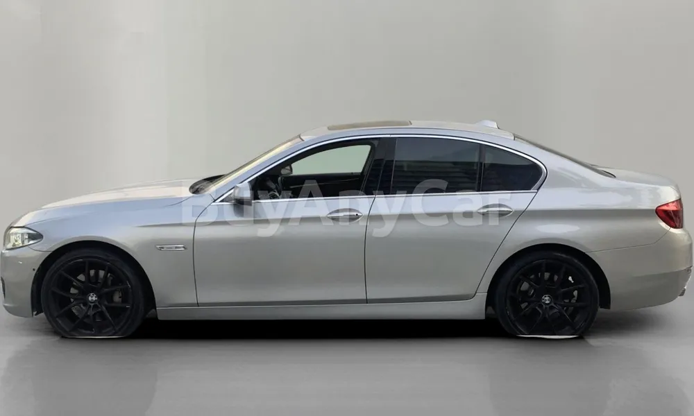 Vehicle photo 4