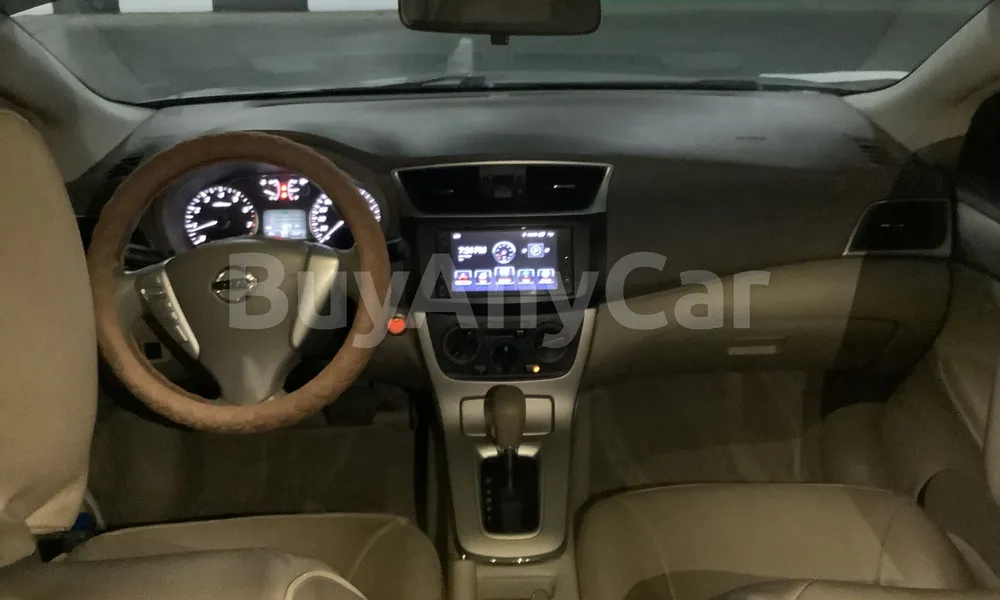 Vehicle photo 8
