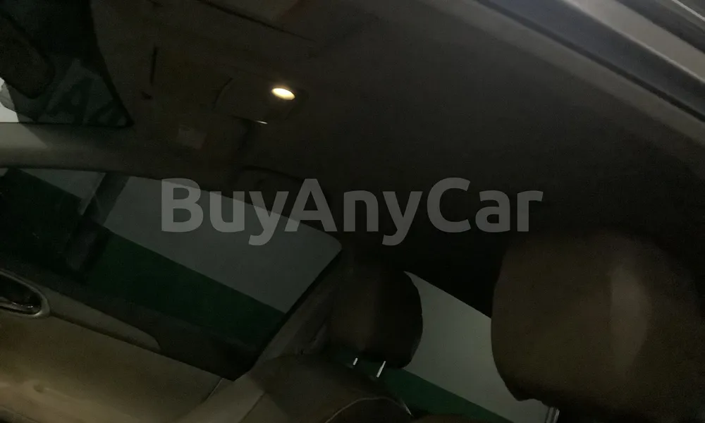 Vehicle photo 9