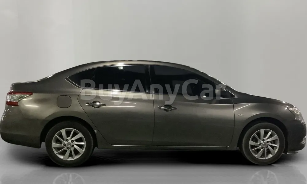 Vehicle photo 3