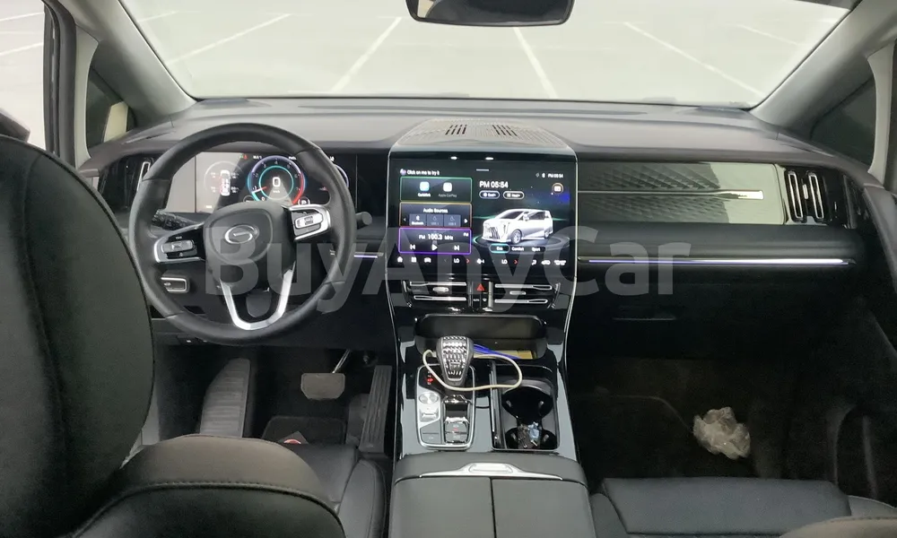 Vehicle photo 8