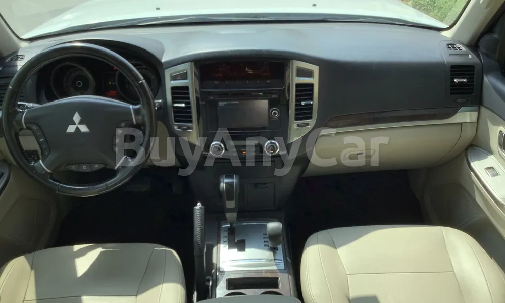 Vehicle photo 9