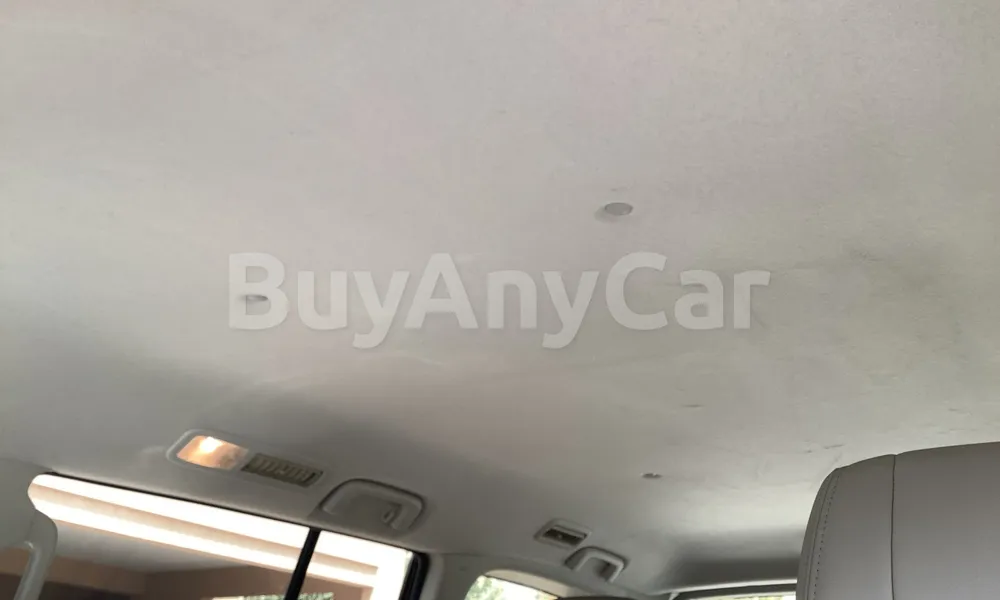Vehicle photo 8