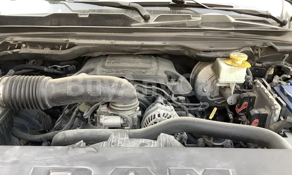 Vehicle photo 5