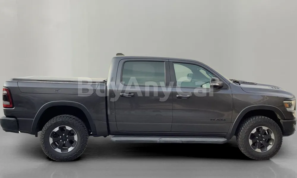 Vehicle photo 3