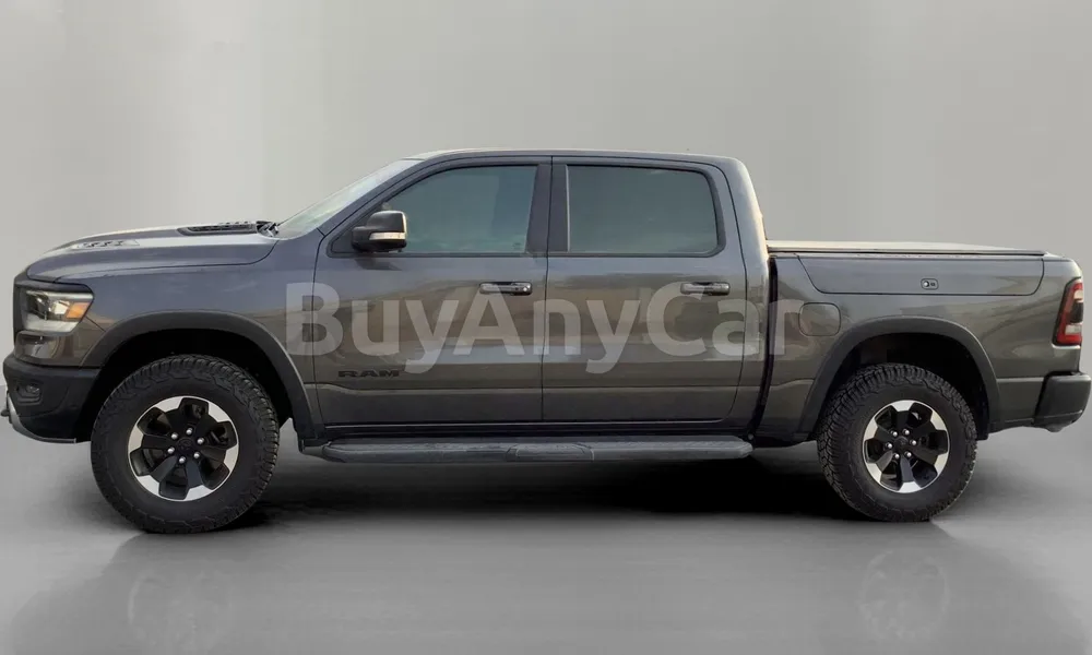 Vehicle photo 4
