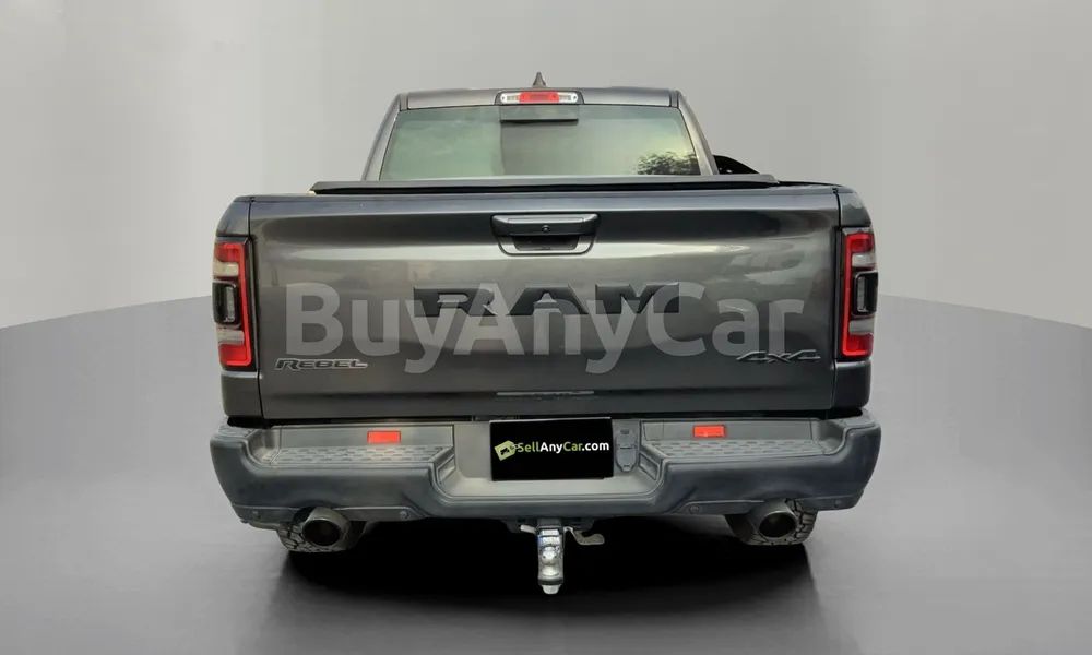 Vehicle photo 2