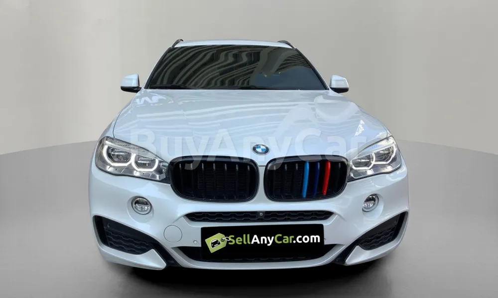 Vehicle photo 1