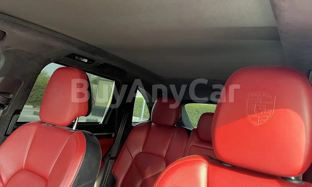 Vehicle photo 10