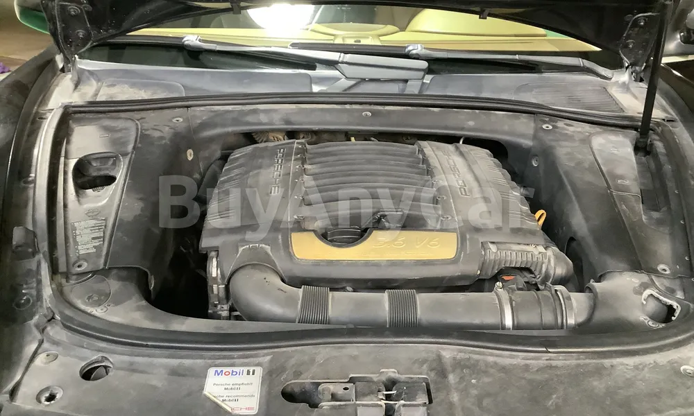 Vehicle photo 6