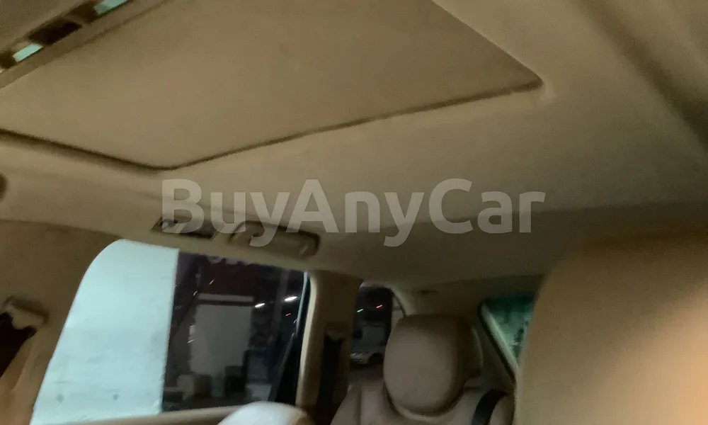 Vehicle photo 9