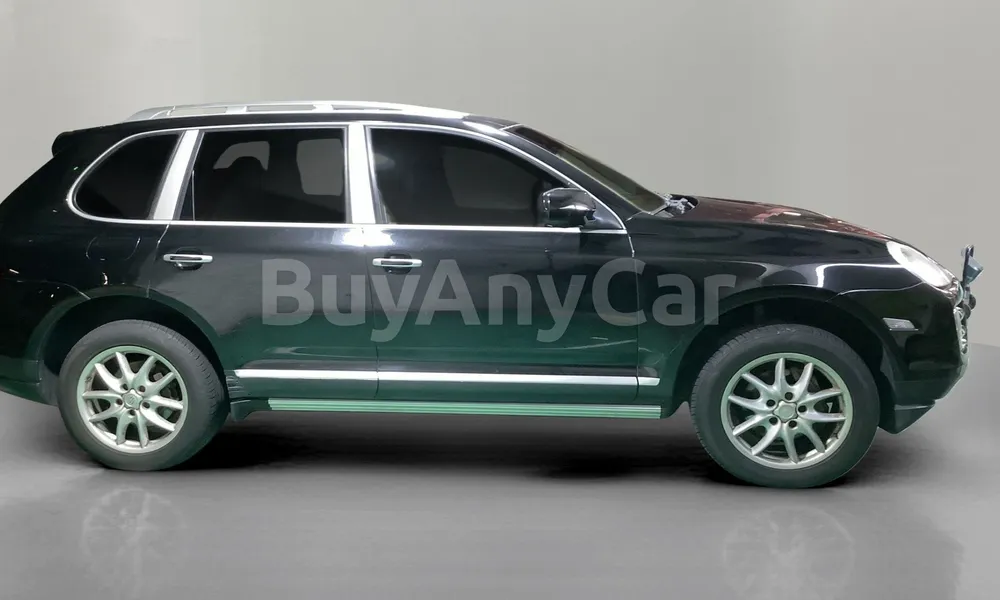 Vehicle photo 3
