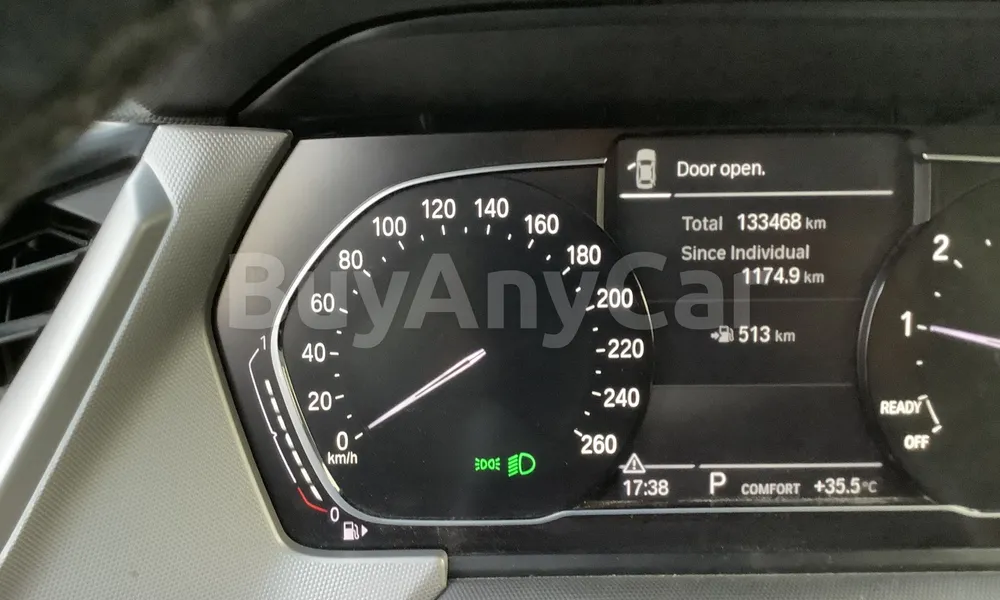 Vehicle photo 7