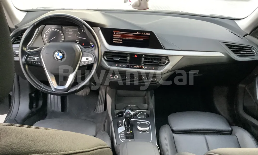Vehicle photo 8