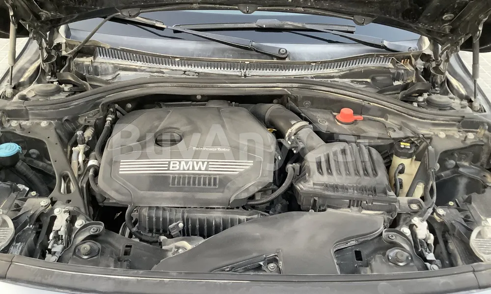 Vehicle photo 6