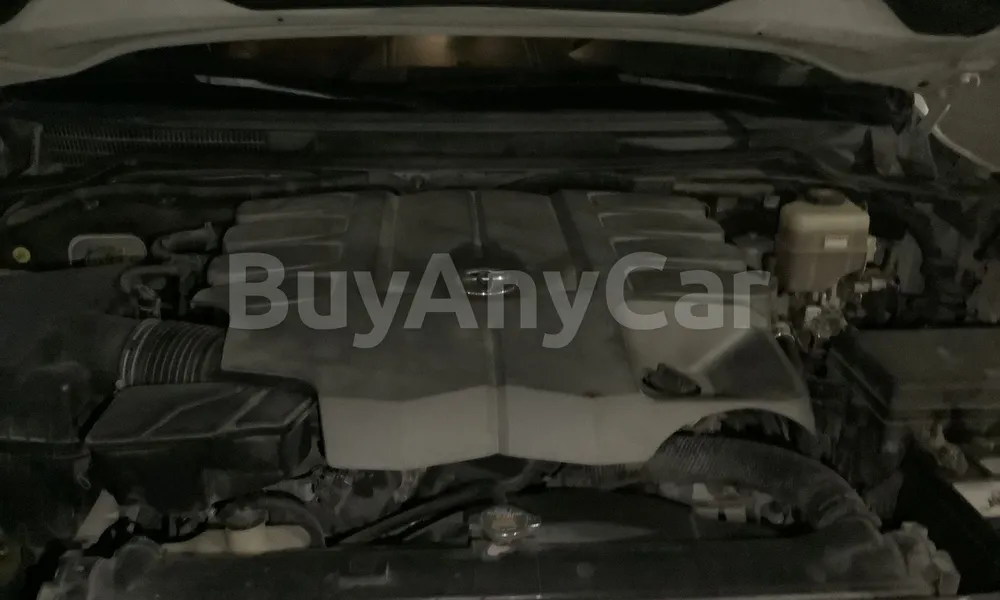 Vehicle photo 7