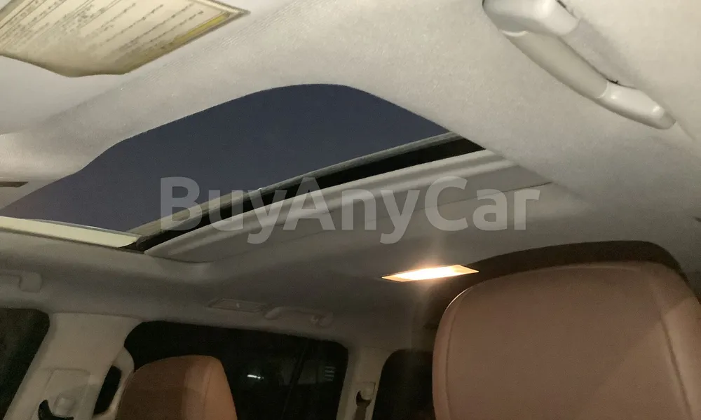 Vehicle photo 9