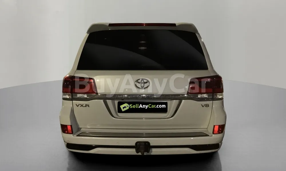 Vehicle photo 2