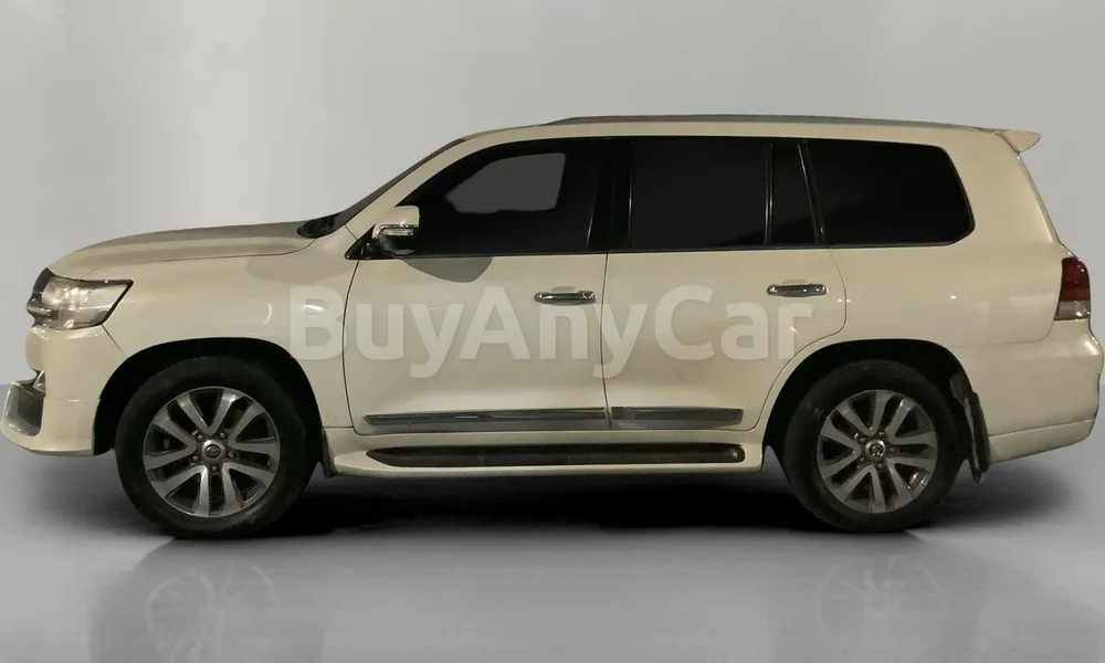 Vehicle photo 4