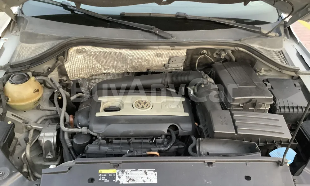 Vehicle photo 6