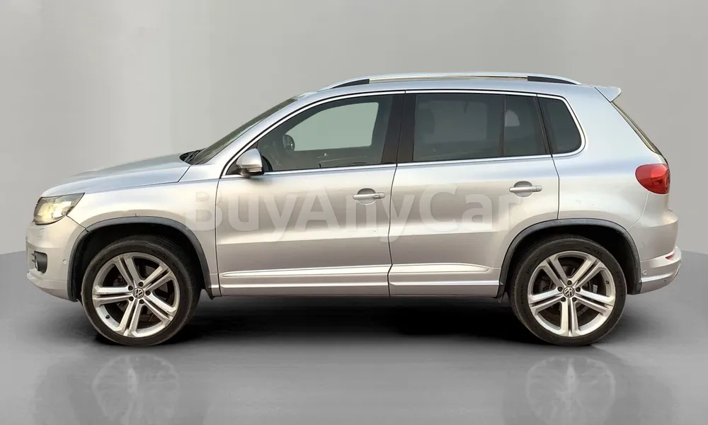 Vehicle photo 4