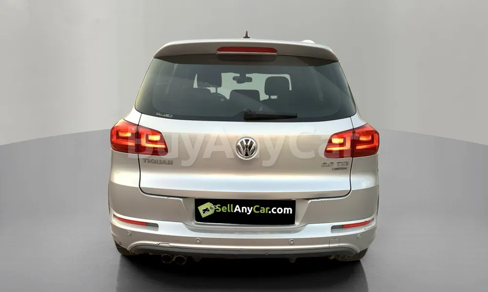 Vehicle photo 2