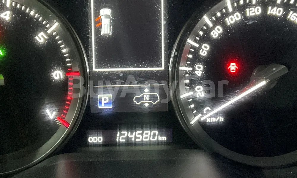 Vehicle photo 8