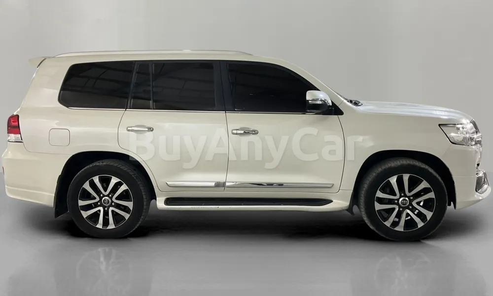 Vehicle photo 3