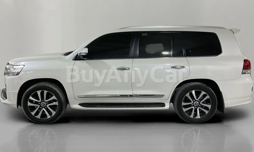 Vehicle photo 4