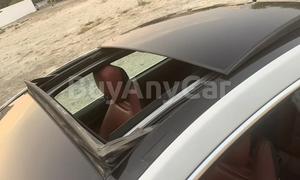 Vehicle photo 5