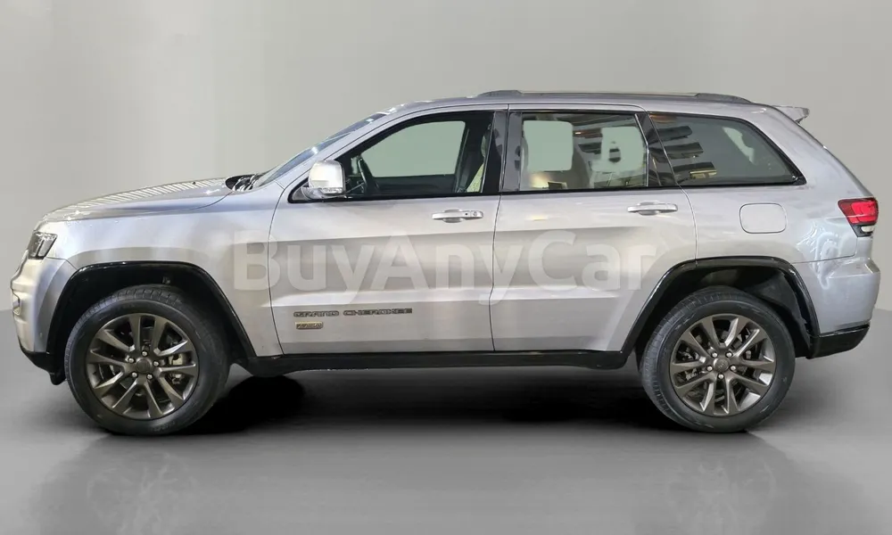 Vehicle photo 4