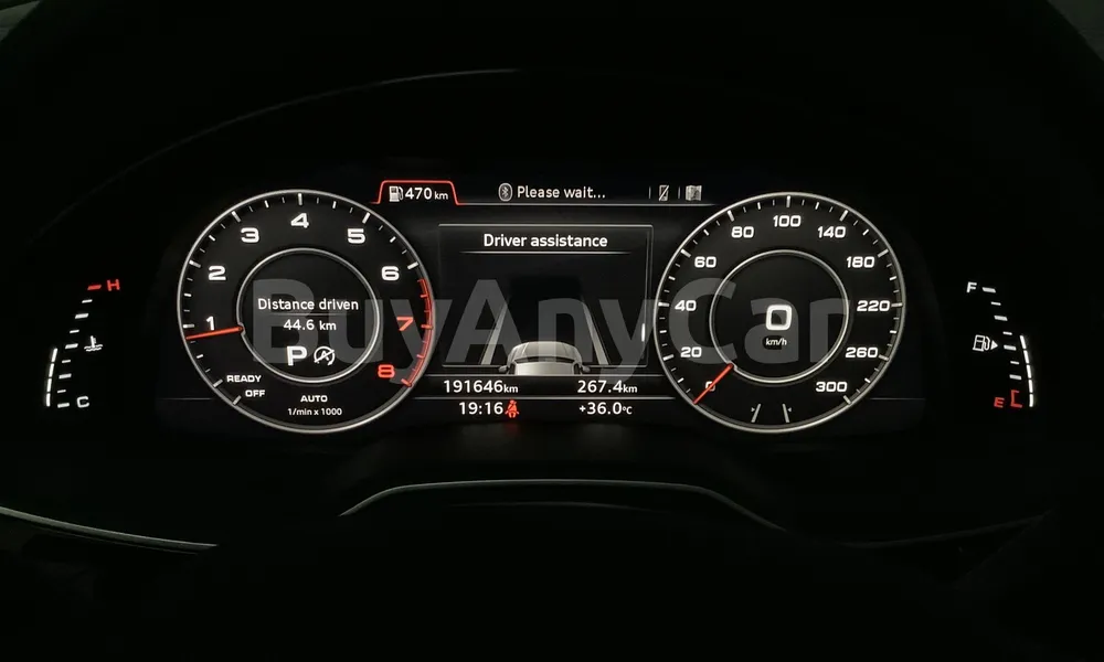 Vehicle photo 6
