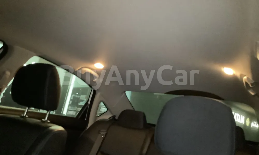 Vehicle photo 9