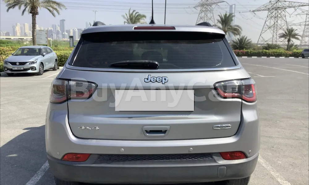 Vehicle photo 2