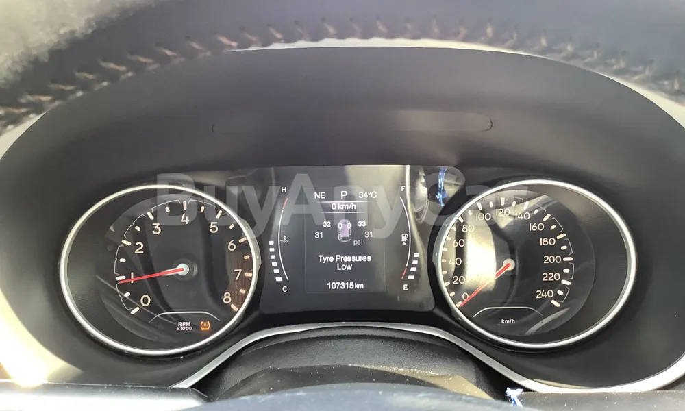 Vehicle photo 7