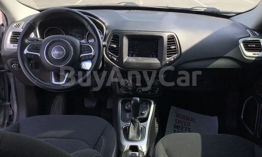 Vehicle photo 8
