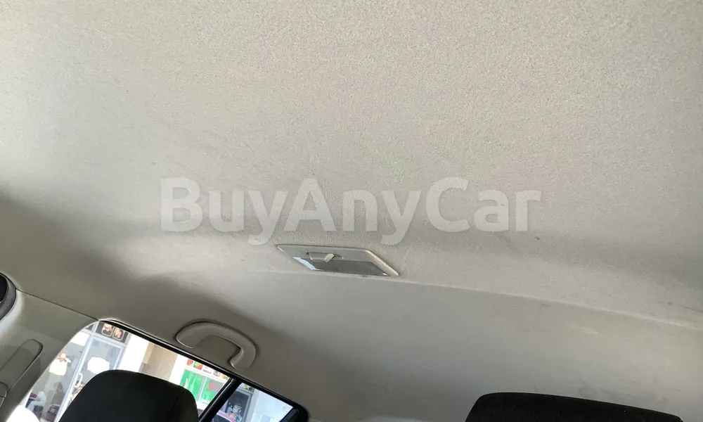 Vehicle photo 9
