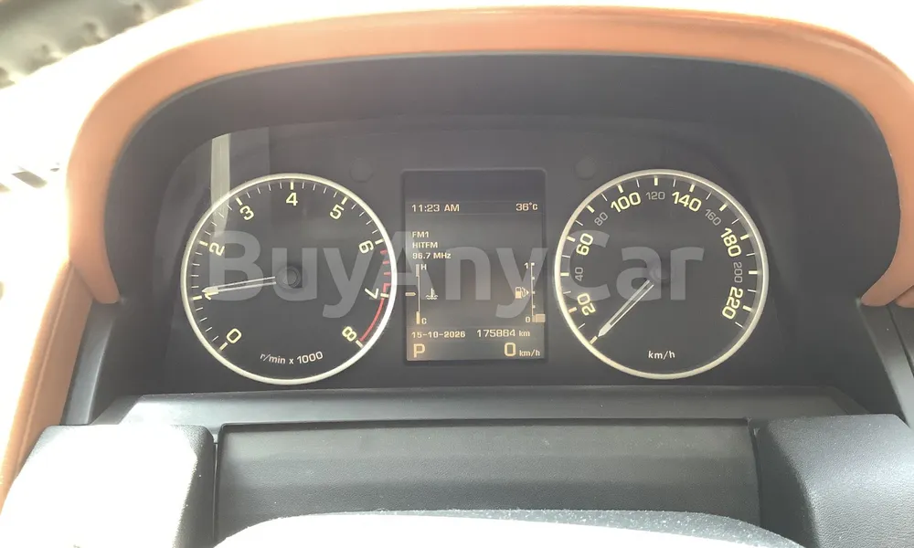 Vehicle photo 7