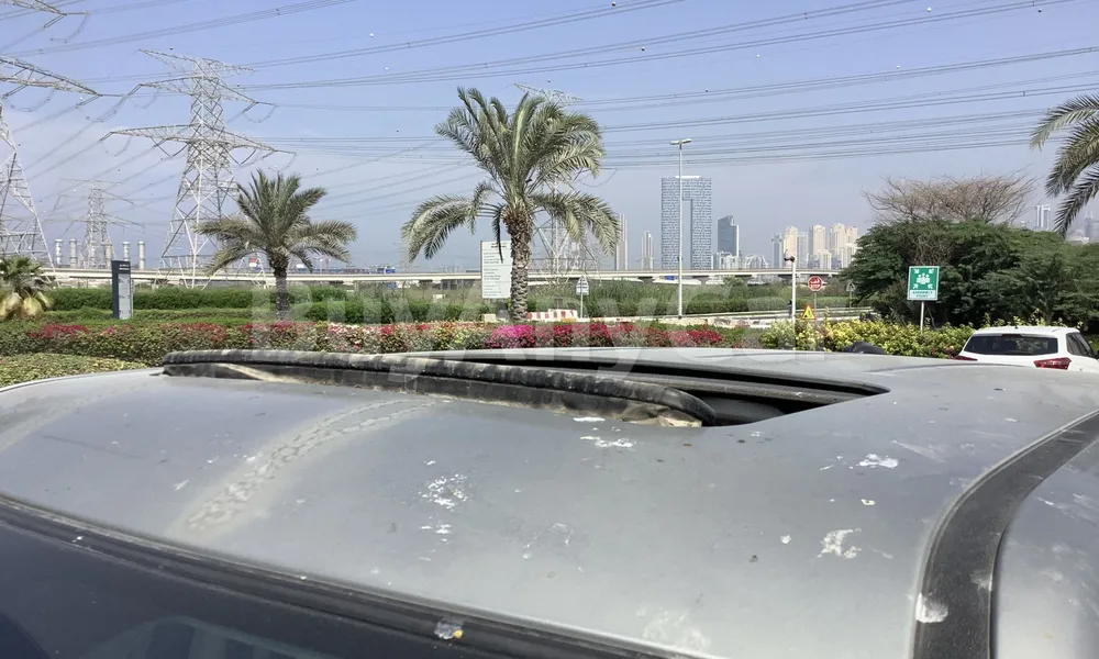 Vehicle photo 5