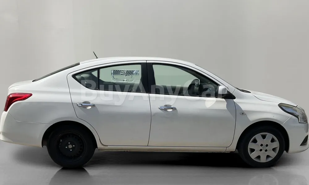 Vehicle photo 3