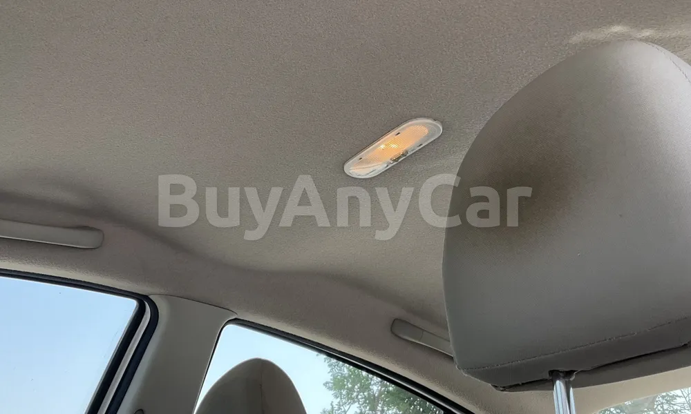Vehicle photo 9