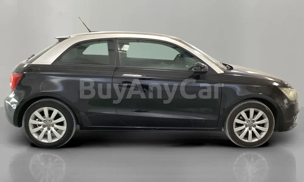 Vehicle photo 3