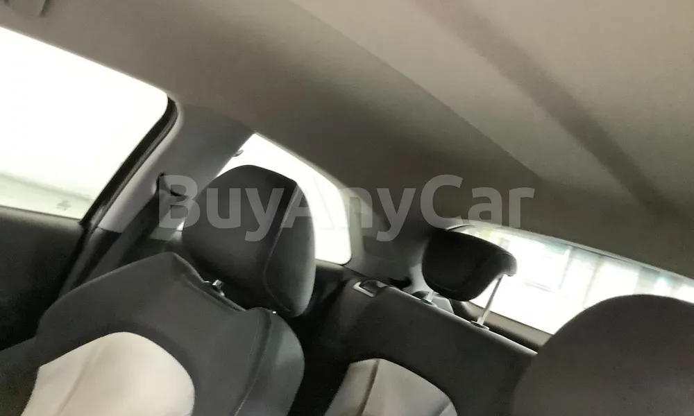 Vehicle photo 9