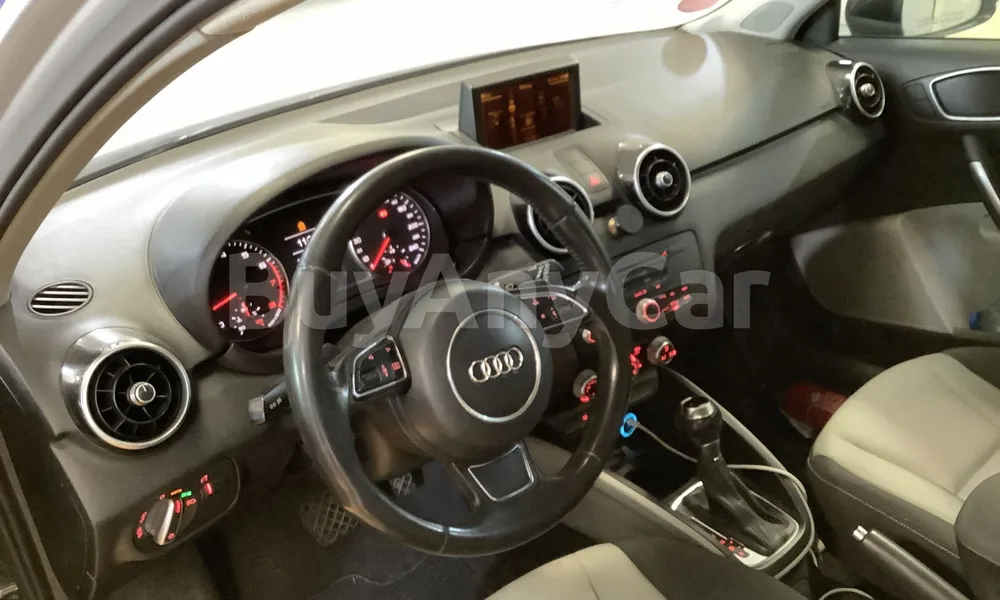 Vehicle photo 8