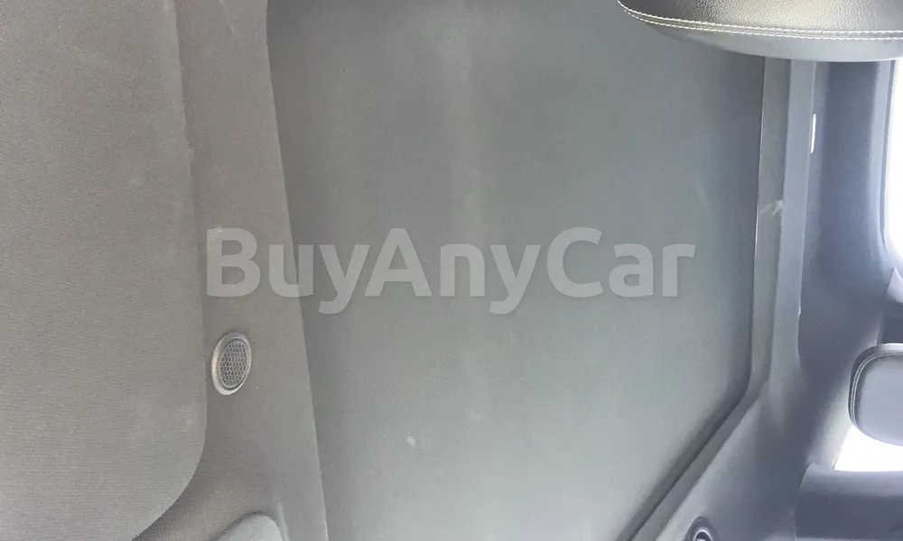 Vehicle photo 9