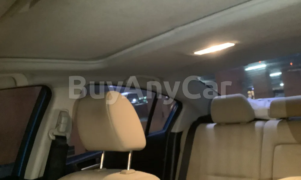 Vehicle photo 8