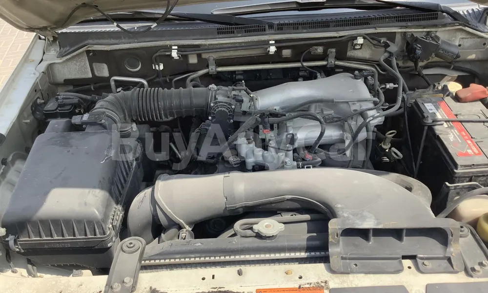 Vehicle photo 6