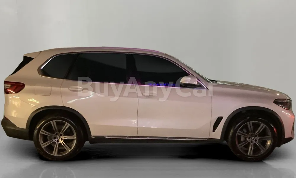 Vehicle photo 3